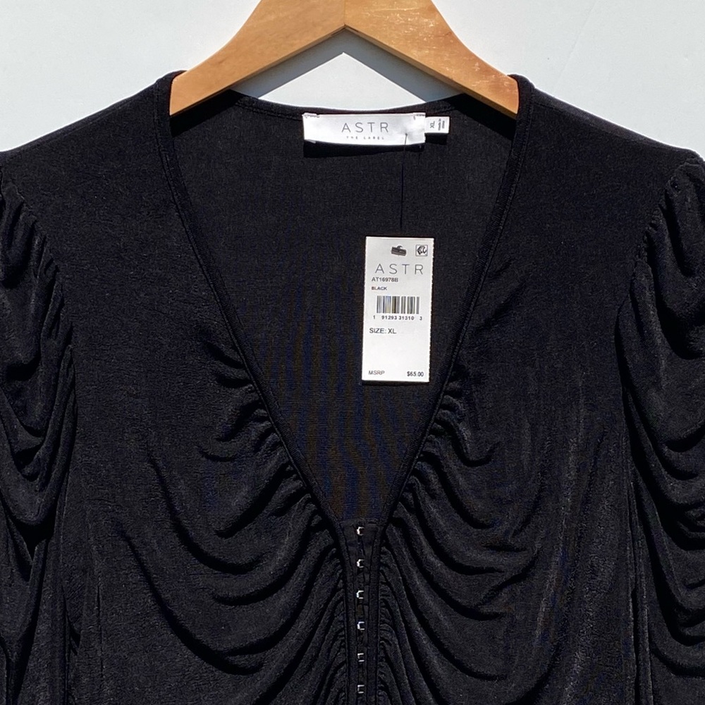 NWT ASTR The Label Women’s Black Ruched Front Long Sleeve Top size XL - Picture 7 of 10